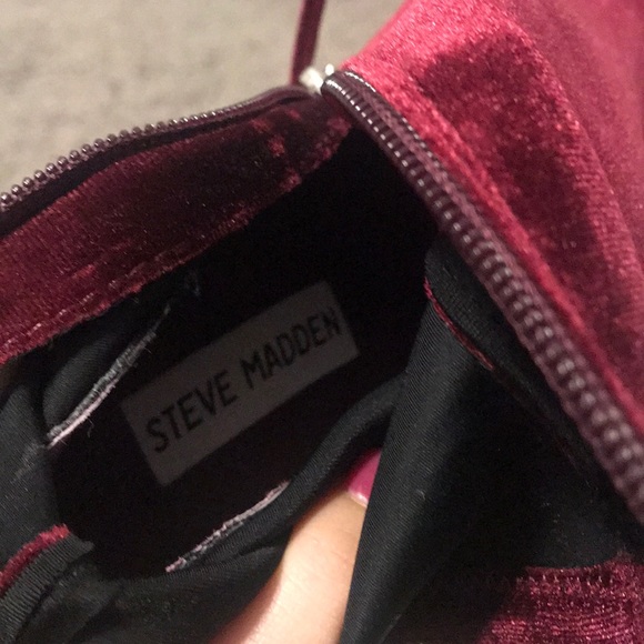 Steve Madden velvet booties! 6.5! - Picture 4 of 4